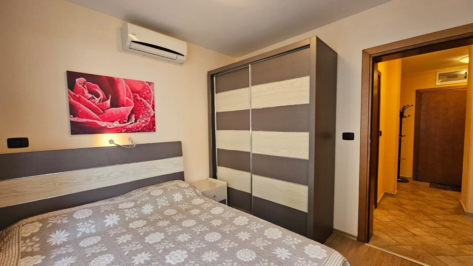 Gemütliche und stilvoll eingerichtete 2-Zimmer-Wohnung mit teilweisem Meerblick