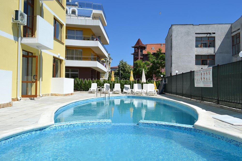 Studio in Ravda mit Swimmingpool und Stellplätzen – komfortable Immobilie am Meer zu einem erschwinglichen Preis