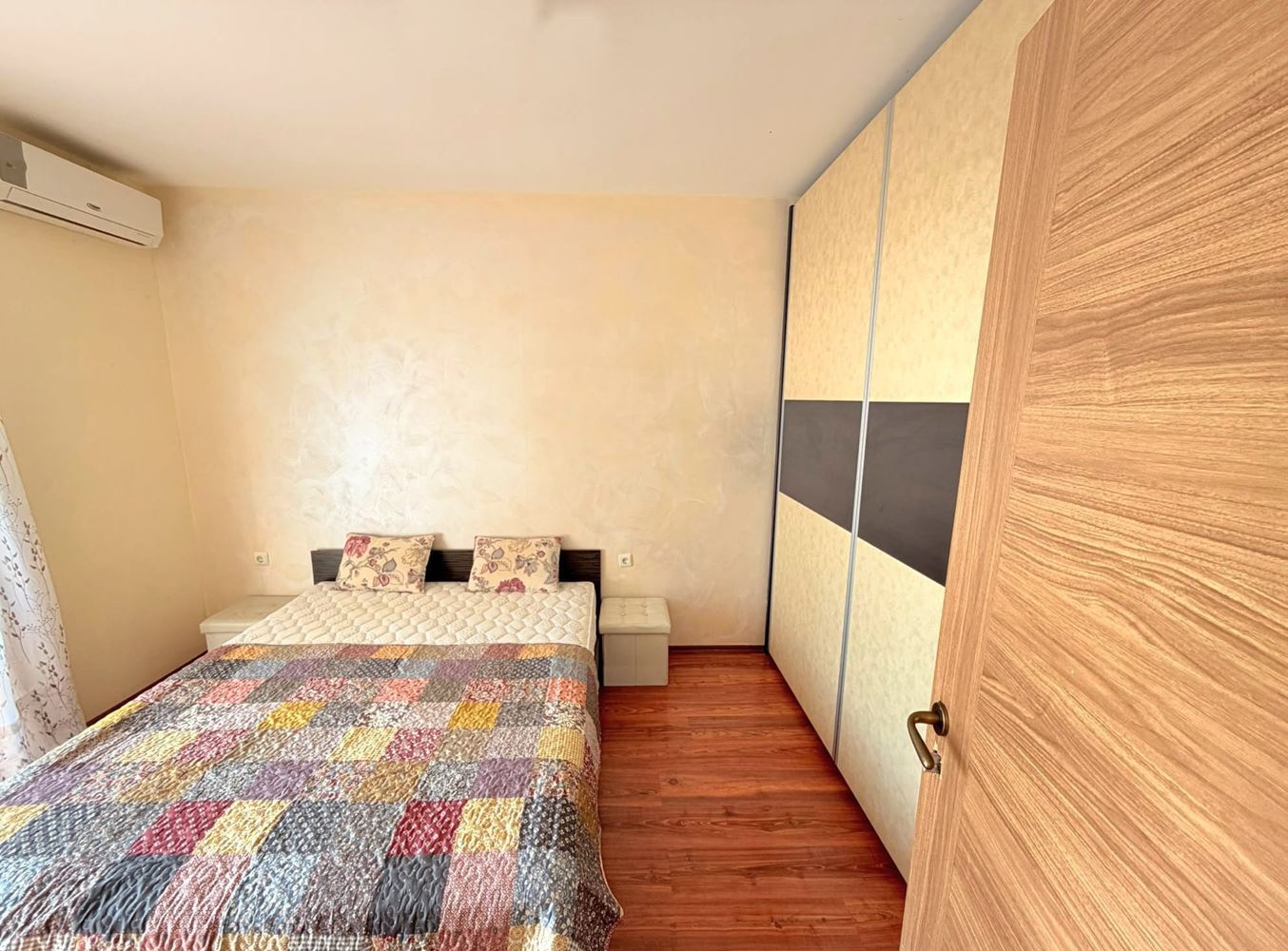 Helle und warme Zweizimmerwohnung mit einem Schlafzimmer in der Nähe des Aquaparks in Sonnenstrand – ausgezeichnete Investition zur Vermietung