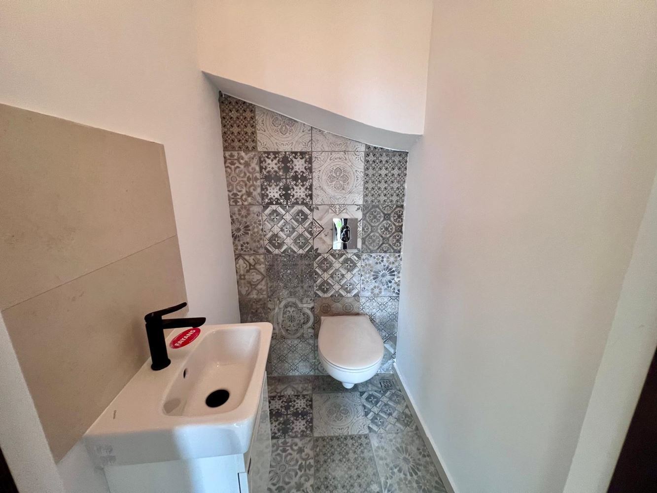 Direkt am Meer in Ravda – Maisonette mit zwei Schlafzimmern, Meerblick und eigenem Stellplatz