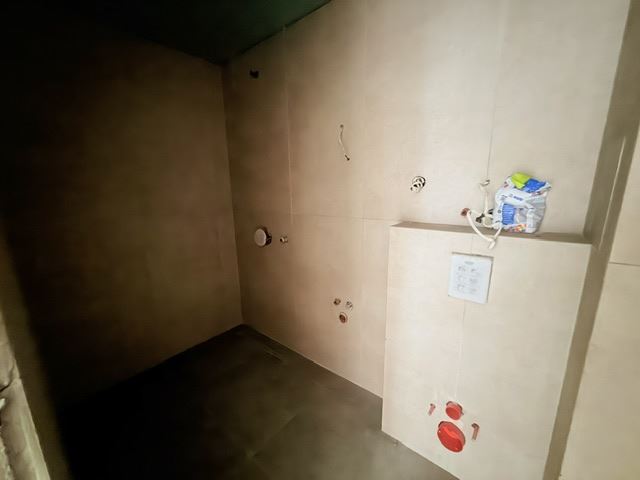 Drei-Zimmer-Wohnung mit zwei Schlafzimmern, eigenem Garten und zwei Stellplätzen in einem neuen Luxusgebäude im Herzen von Burgas