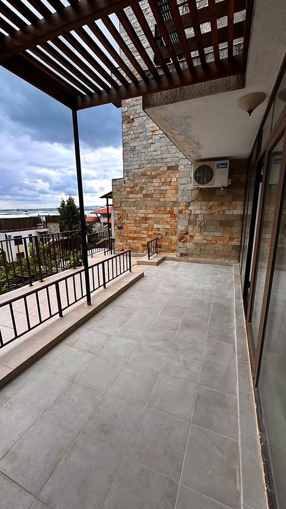 Drei-Zimmer-Wohnung mit Meerblick in einer prestigeträchtigen Anlage in Sveti Vlas