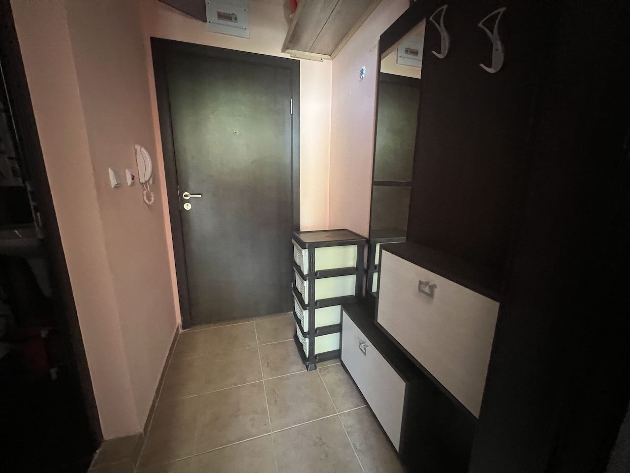 Gemütliches Studio im Herzen von Elenite – nur wenige Minuten vom Strand entfernt, in einer geschlossenen Anlage mit Pool und hervorragenden Annehmlichkeiten