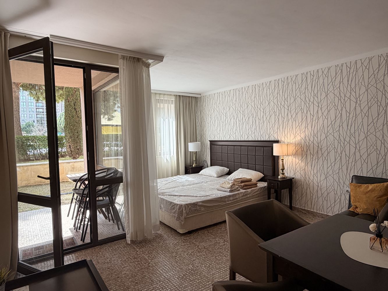 Exklusives Studio mit Garten und direktem Poolzugang – 100 m vom Meer in Sonnenstrand