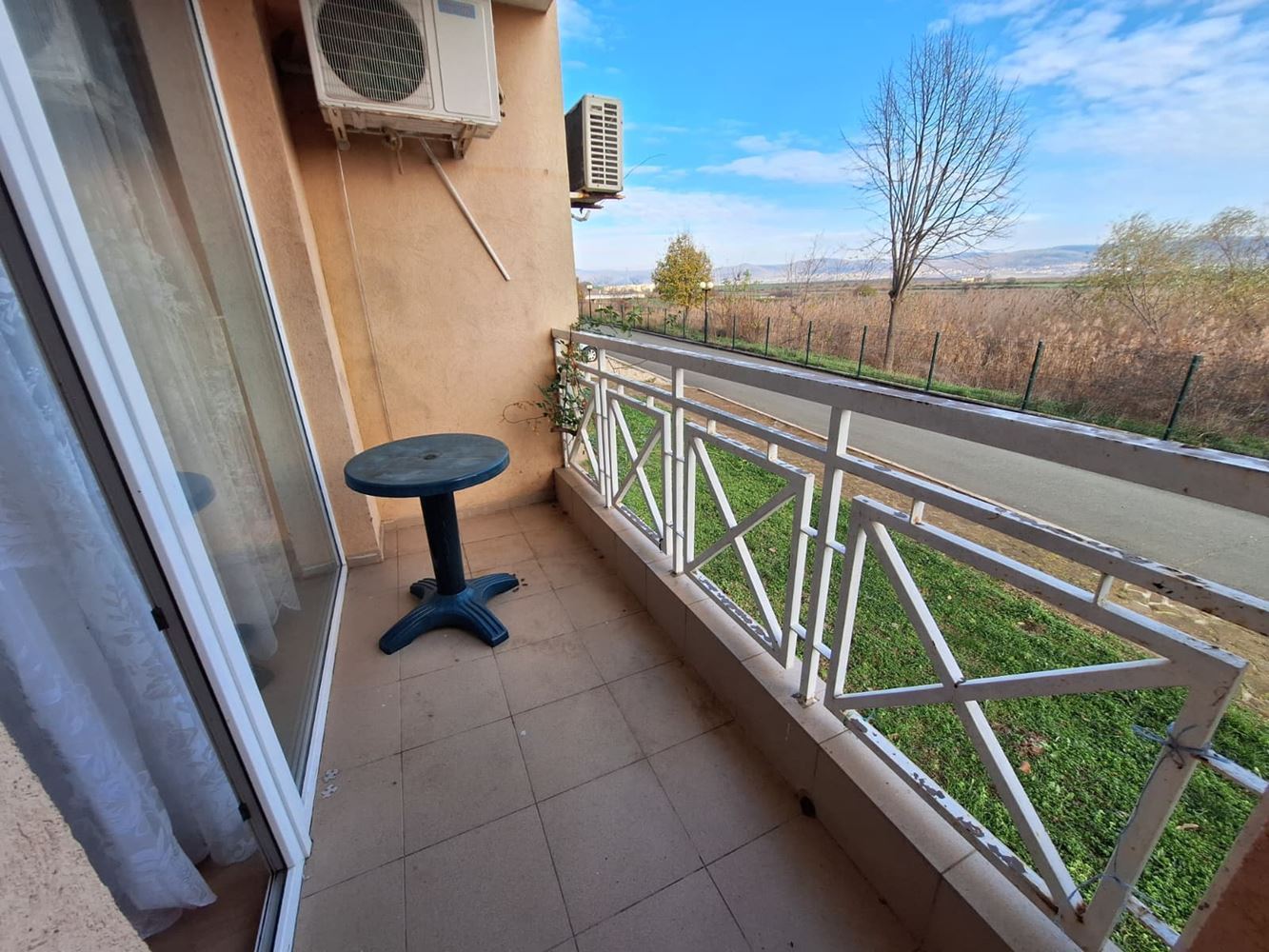 Geräumige Ein-Zimmer-Wohnung in einem luxuriösen Komplex mit Pools und Sporteinrichtungen