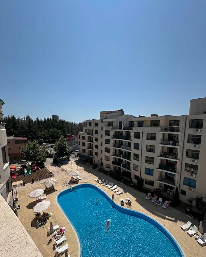 Panoramastudio im obersten Stockwerk am Sonnenstrand – Ruhe, Raum und ein Gefühl von Freiheit