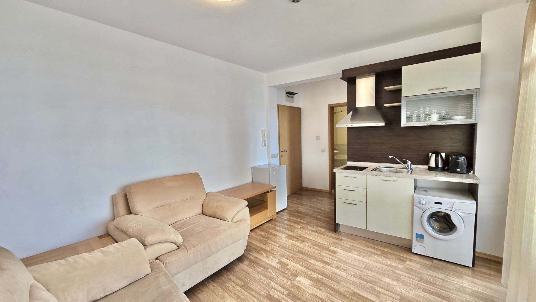 Attraktive Ein-Zimmer-Wohnung mit Poolblick in Aheloy