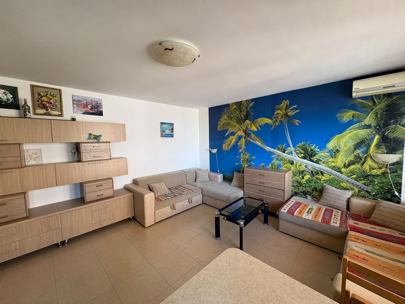 Möblierte Studio-Wohnung 200 Meter vom Meer entfernt in Pomorie – ausgezeichnete Lage und Komfort