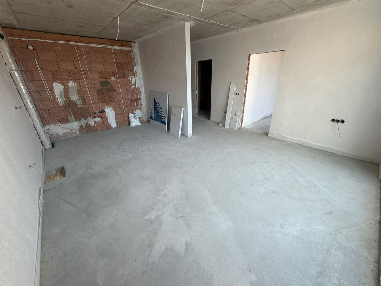 Nagelneue 2-Zimmer-Wohnung mit direktem Panoramameerblick in Ravda – Erstklassiger Komfort und traumhafte Aussicht aus jedem Wohnraum
