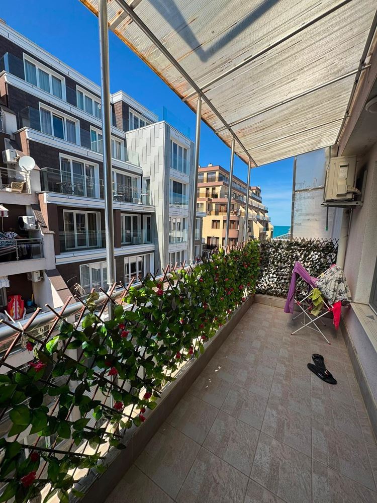 Geräumige 2-Zimmer-Wohnung in der Altstadt von Pomorie – nur 50 Meter vom Strand entfernt mit teilweisem Meerblick