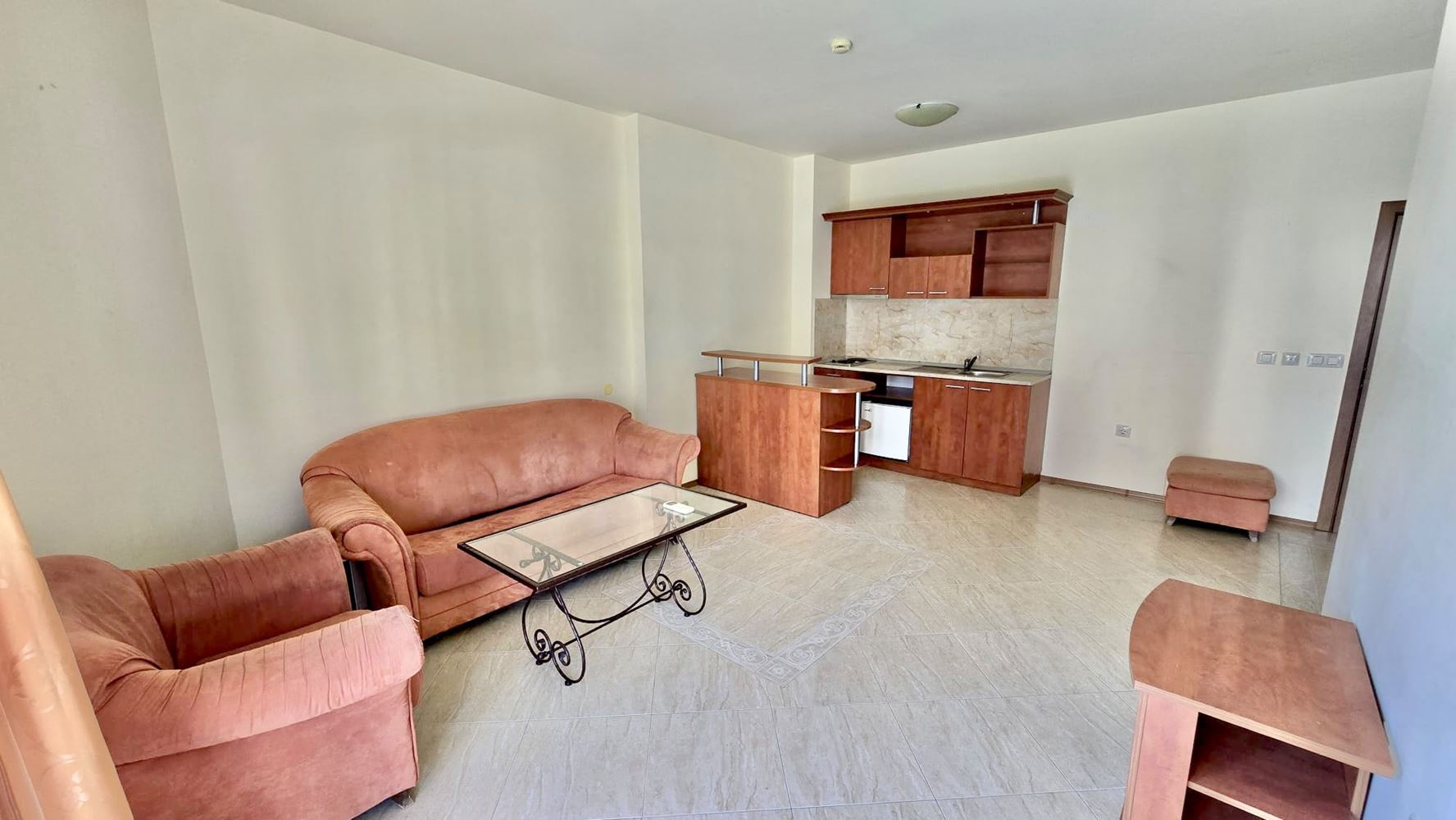 2-Zimmer-Wohnung mit einem Schlafzimmer in der Nähe des Cacao Beach mit Poolblick – fertige Unterlagen und ausgezeichnetes Investitionspotenzial