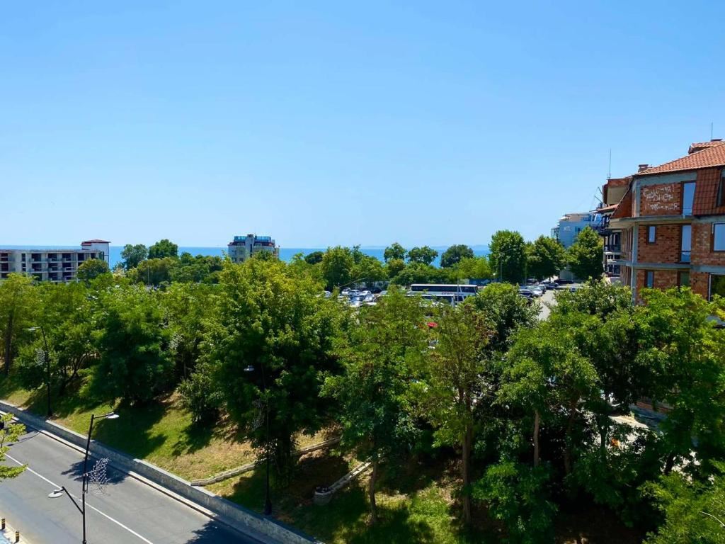 Ausgezeichnete 2-Zimmer-Wohnung im Herzen von Nessebar mit großer Terrasse und schönem Ausblick