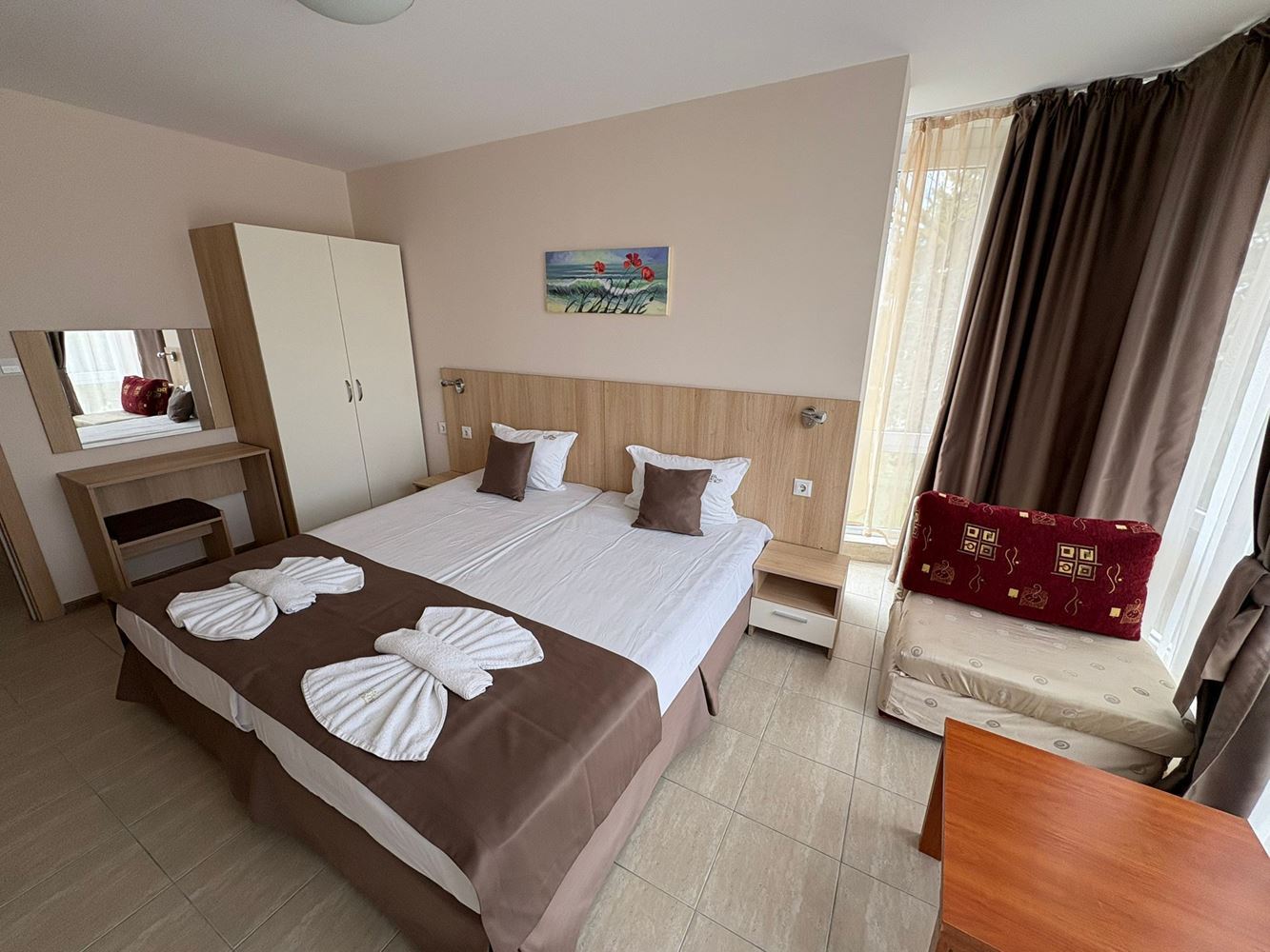 Drei-Zimmer-Wohnung nur 300 Meter vom Strand im Zentrum von Sonnenstrand
