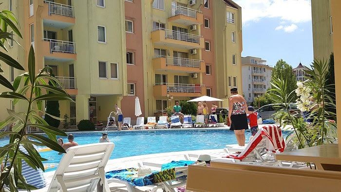 Voll möblierte Zweizimmerwohnung in Sonnenstrand mit ausgezeichneter Infrastruktur und Sicherheit