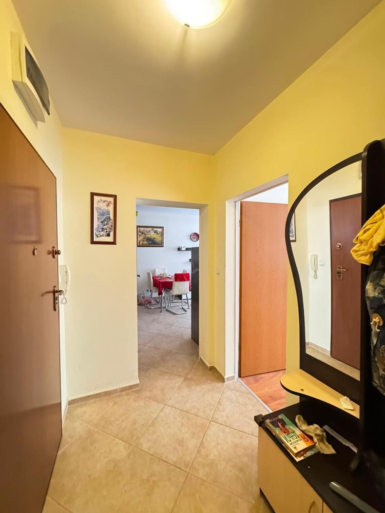 Geräumige 2-Zimmer-Wohnung in der Altstadt von Pomorie – nur 50 Meter vom Strand entfernt mit teilweisem Meerblick