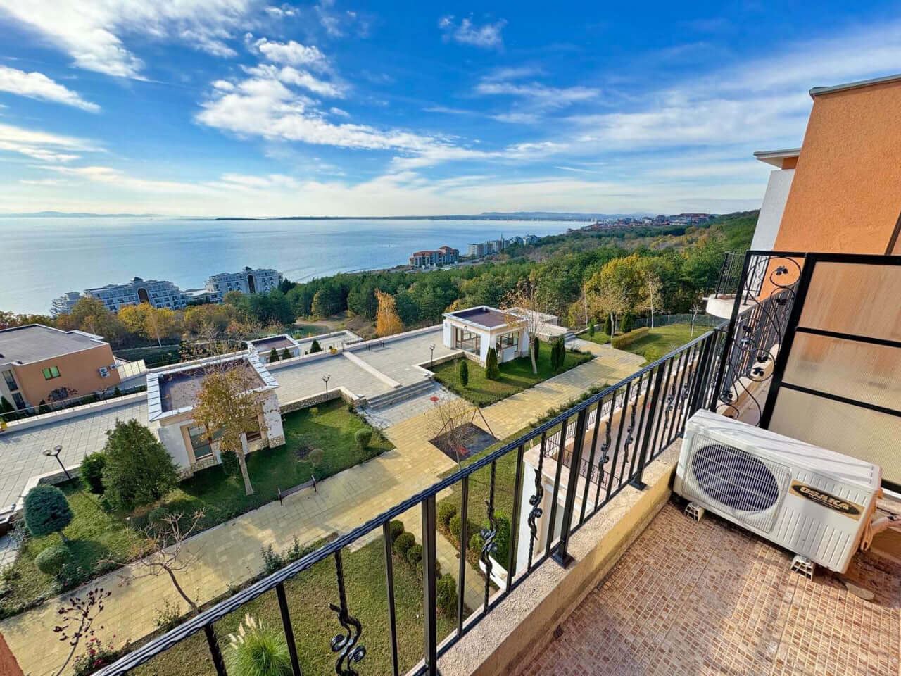 Geräumige 3-Zimmer-Wohnung mit Meer- und Bergpanorama – bezugsfertig