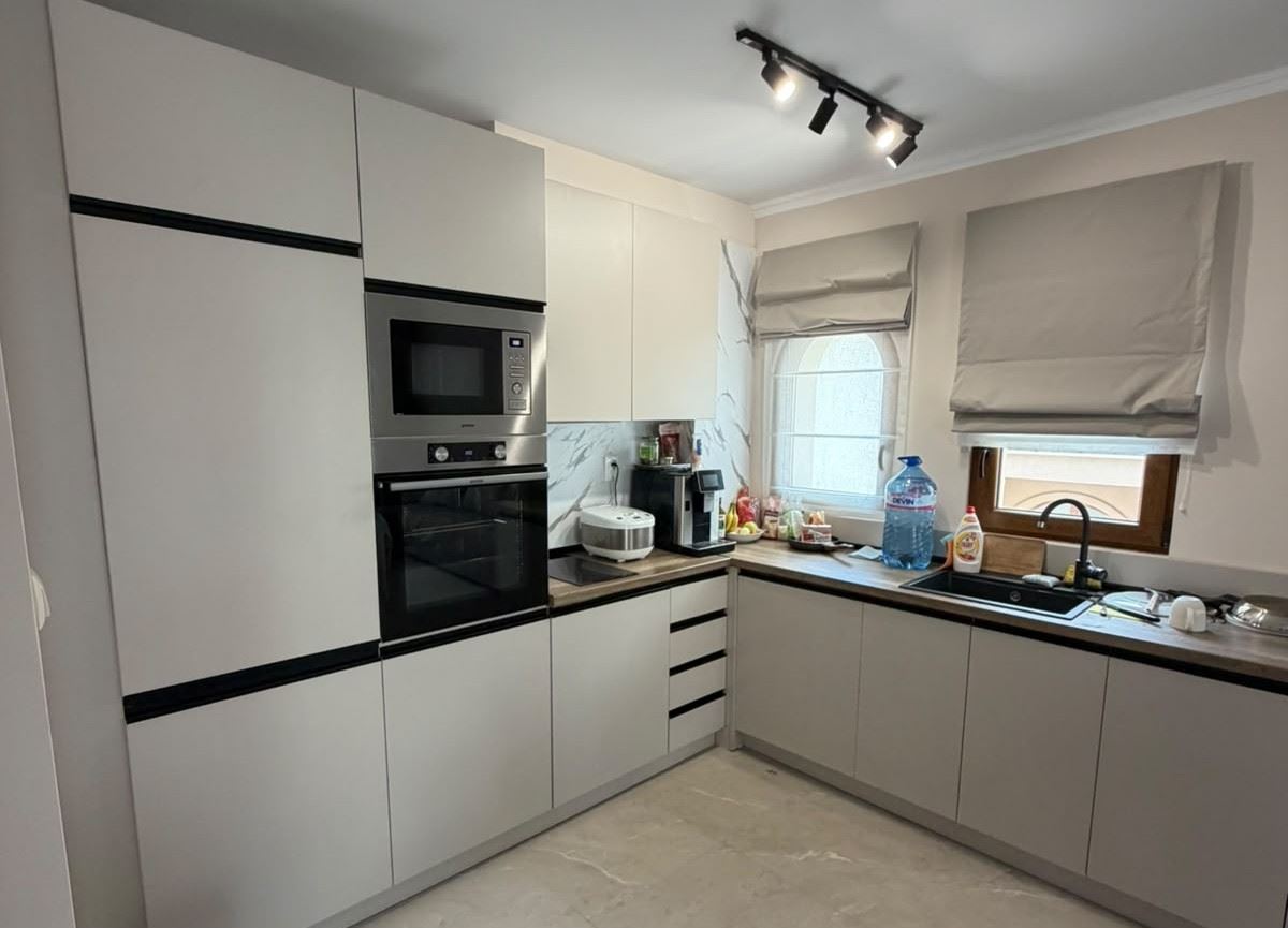 Luxuriöses Apartment mit zwei Schlafzimmern in einer neuen Wohnanlage nahe Sonnenstrand – Komfort, Sicherheit und hervorragende Investition