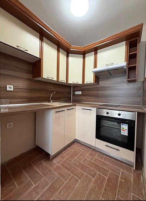 Wohnung in erster Meereslinie in Elenite – umfassende Renovierung, Haushaltsstrom und direkter Zugang zum Strand