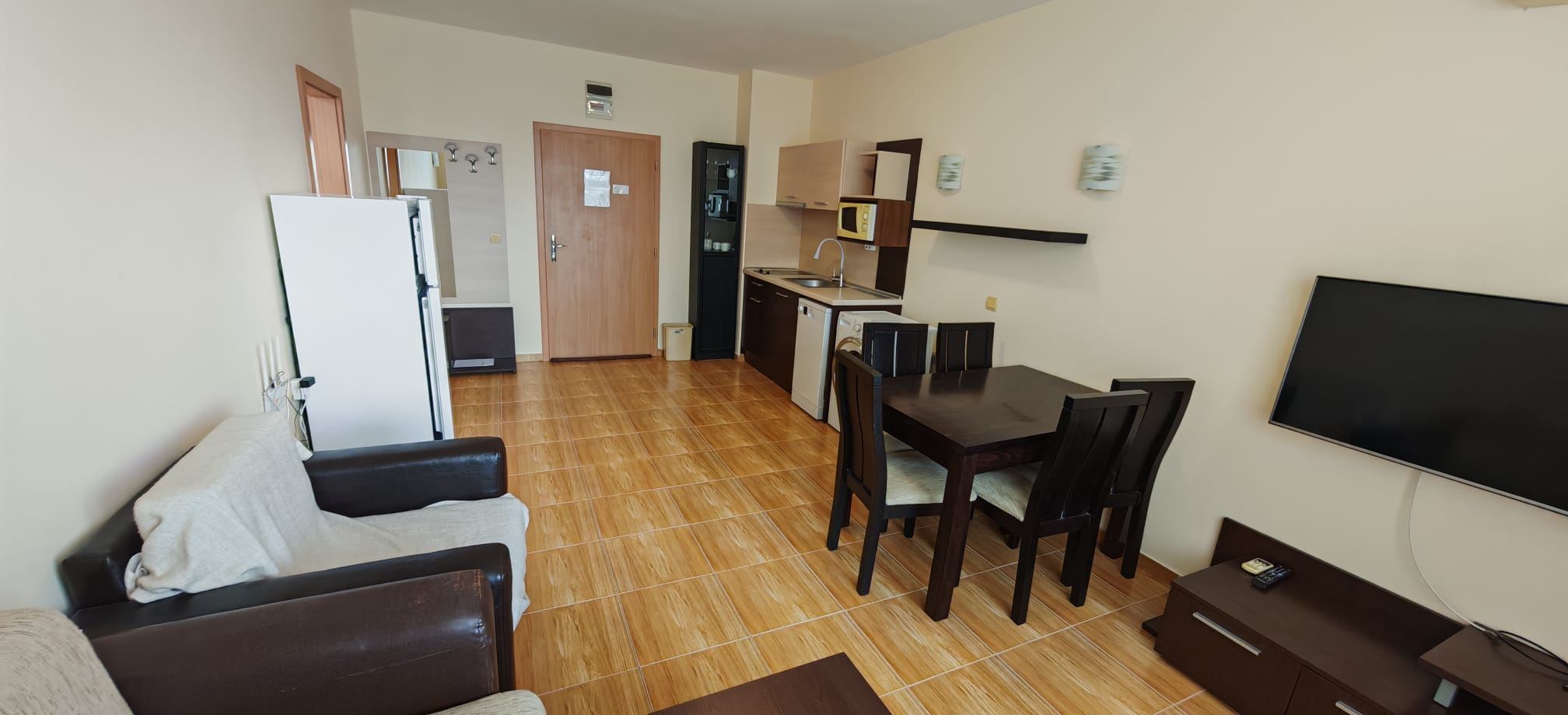 Geräumige 2-Zimmer-Wohnung mit Poolblick in einem luxuriösen Komplex in Sweti Wlas