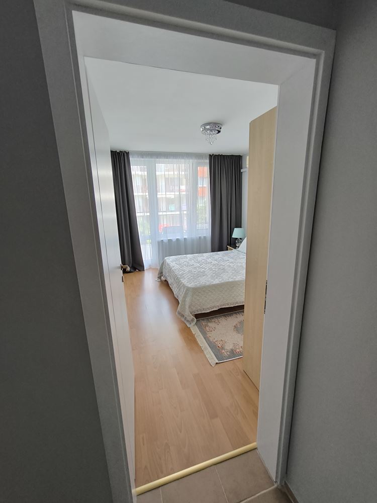 Luxuriöse Wohnung mit einem Schlafzimmer in erster Meereslinie in Sveti Vlas