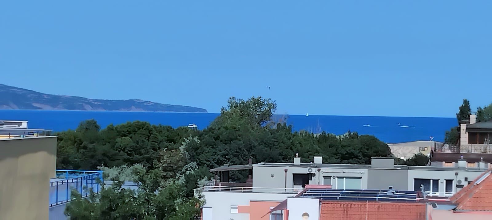 Großzügiges Studio-Apartment mit getrennten Wohnbereichen in einer prestigeträchtigen Anlage nahe Cacao Beach in Sunny Beach