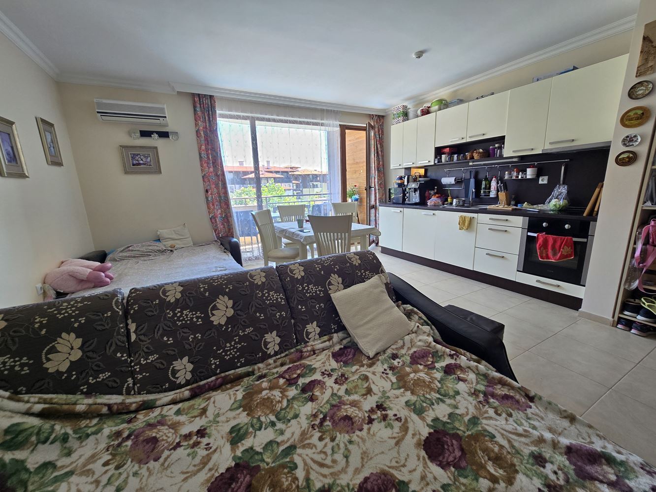 2-Zimmer-Wohnung in Sveti Vlas mit direktem Zugang zum Pool – ein ruhiger Ort zum Wohnen und Erholen