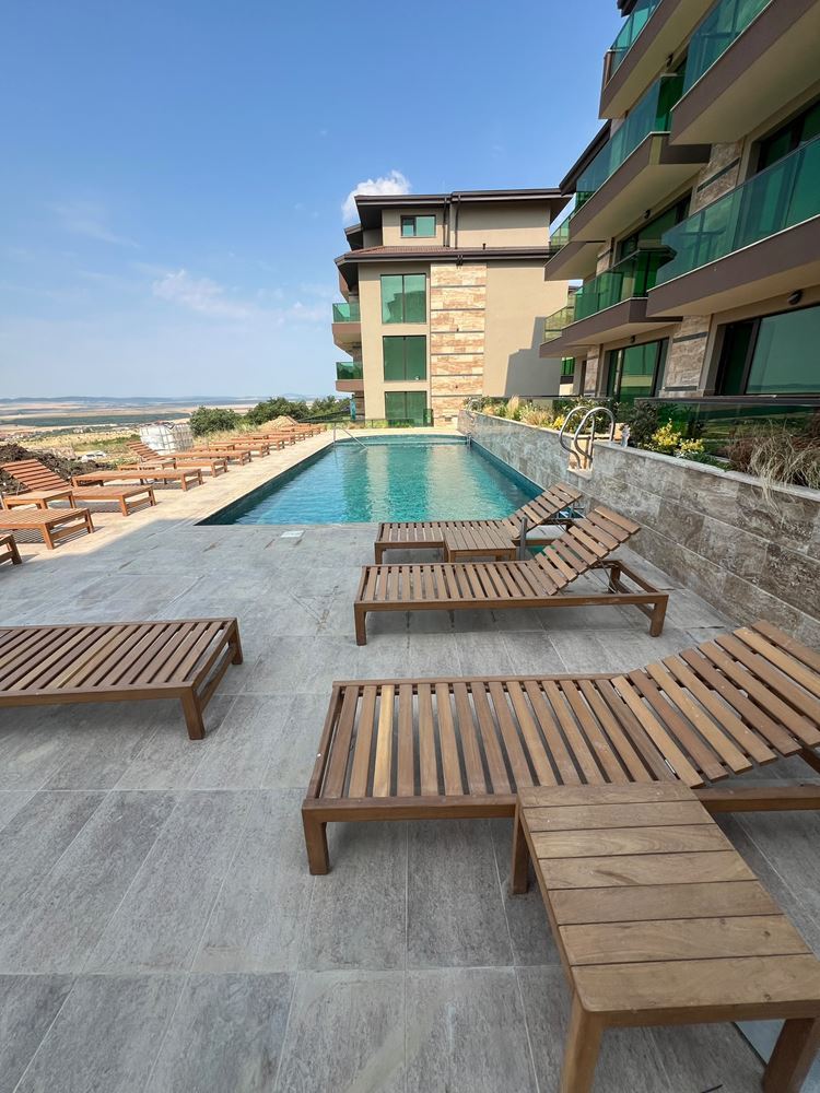 Zweizimmerwohnung mit Meerblick und Designer-Renovierung in einer grünen Anlage in Sonnenstrand