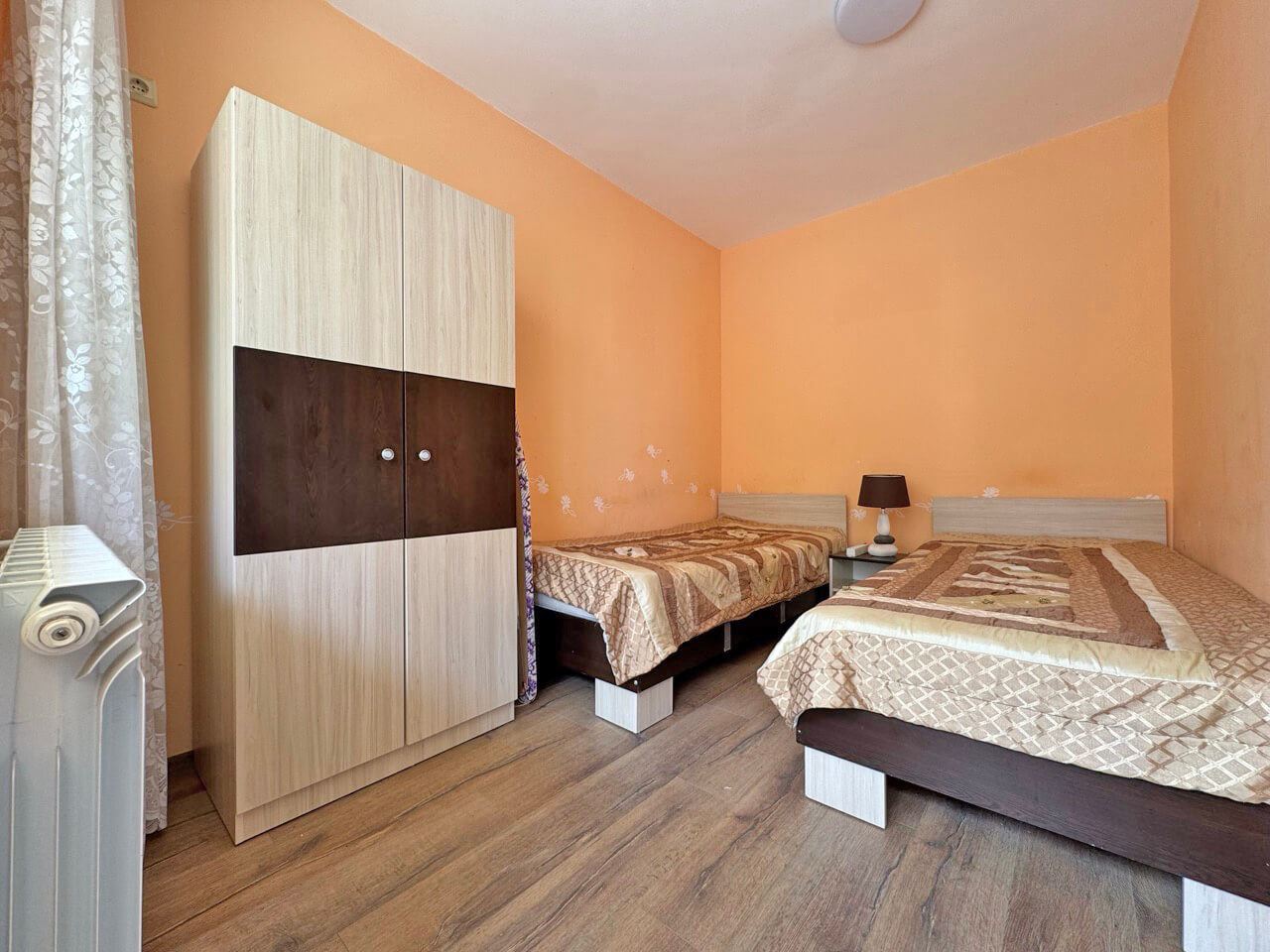 Geräumige Wohnung mit drei Schlafzimmern zum ganzjährigen Wohnen im Stadtviertel Cherno More, Nessebar