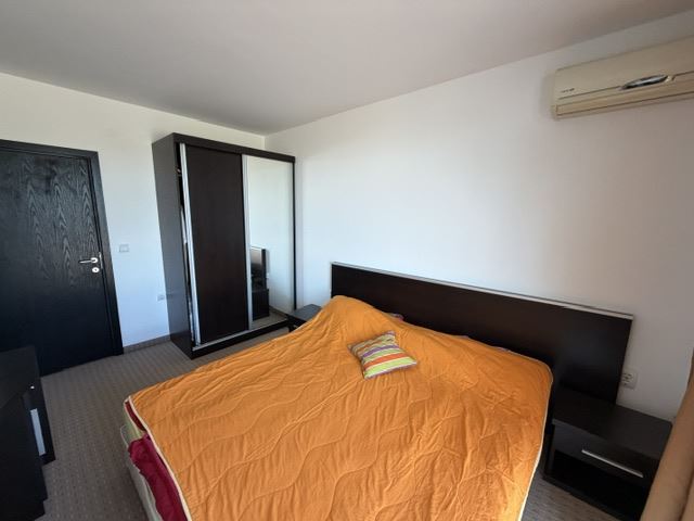 Zwei-Zimmer-Wohnung in erster Meereslinie in Sarafovo – Komfort, Stil und Meeresatmosphäre in einer Wohnanlage