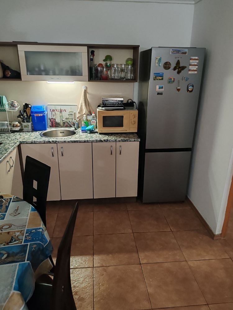 Geräumige Drei-Zimmer-Wohnung in Nessebar mit niedriger Jahresgebühr und kostenlosem Parkplatz