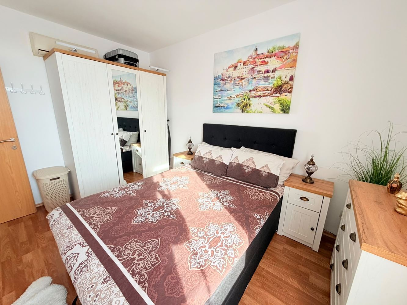 Luxuriöse Wohnung mit zwei Schlafzimmern und Poolblick in Aheloy – vollständig möbliert und bezugsfertig