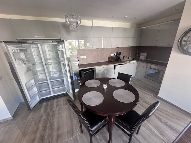 Penthouse mit Panoramameerblick und privatem Strandzugang in Sveti Vlas