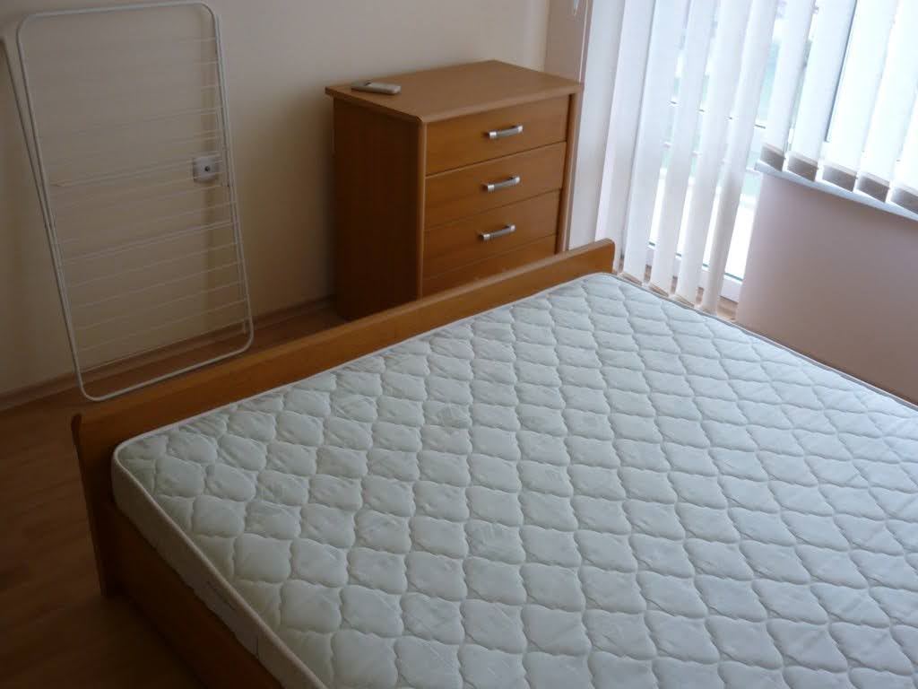 Möblierte Zwei-Zimmer-Wohnung direkt am Strand mit Meerblick in Elenite