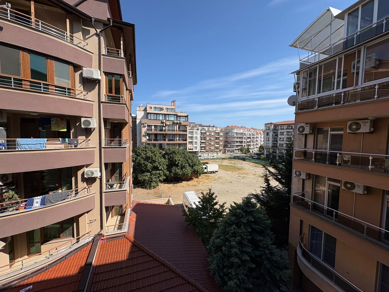 Möblierte Studio-Wohnung 200 Meter vom Meer entfernt in Pomorie – ausgezeichnete Lage und Komfort