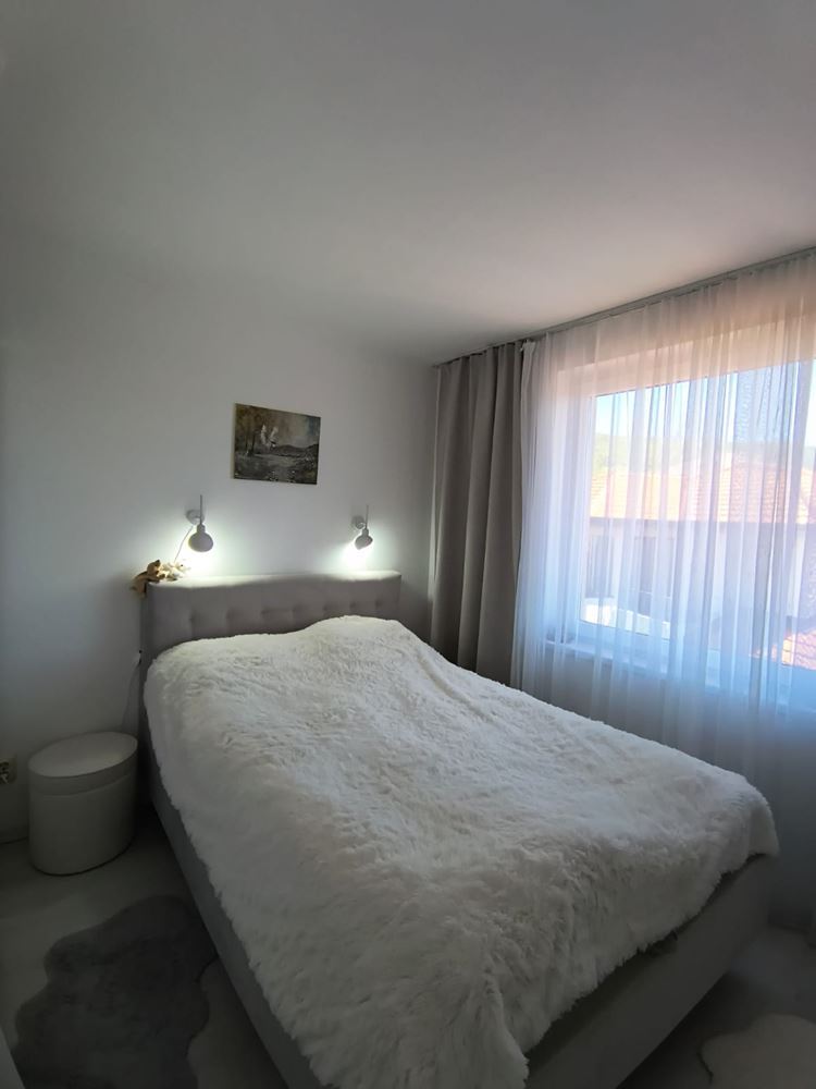 Renovierte Zwei-Schlafzimmer-Wohnung mit Panoramablick in einer modernen Anlage nahe Sonnenstrand