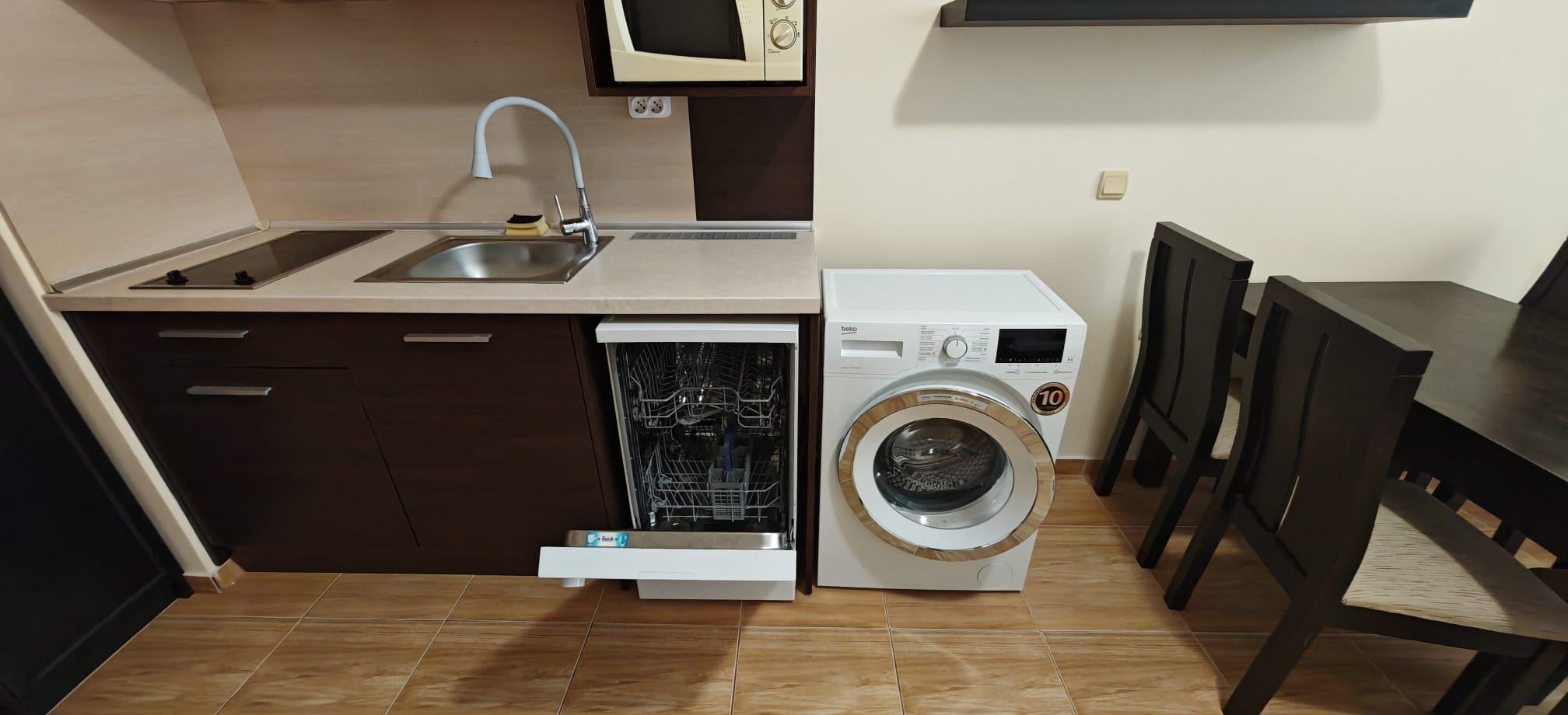 Geräumige 2-Zimmer-Wohnung mit Poolblick in einem luxuriösen Komplex in Sweti Wlas
