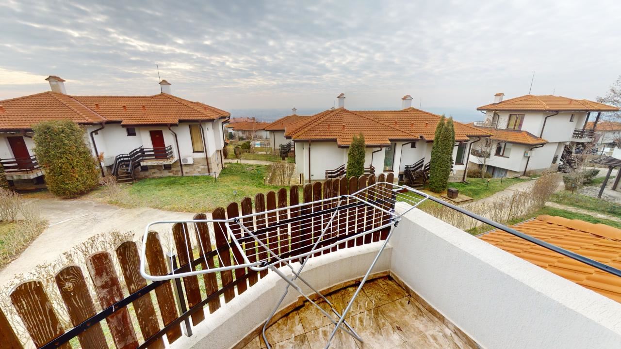 3-Zimmer-Wohnung mit Bergpanorama in einer ganzjährig betriebenen Anlage in der Region Sonnenstrand