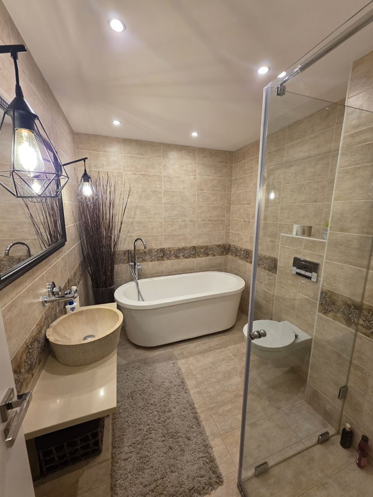 Nessebar: luxuriöse Wohnung mit zwei Schlafzimmern und Panoramablick auf das Meer – 183 m² Großzügigkeit, Komfort und Stil