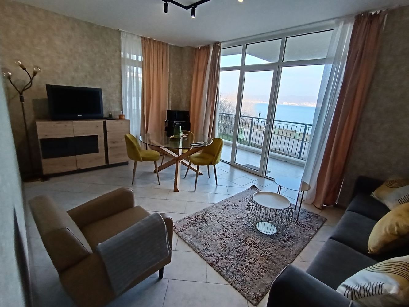 Erste Meereslinie in Nessebar – 2-Zimmer-Wohnung mit direktem Meerblick, bezugsfertig
