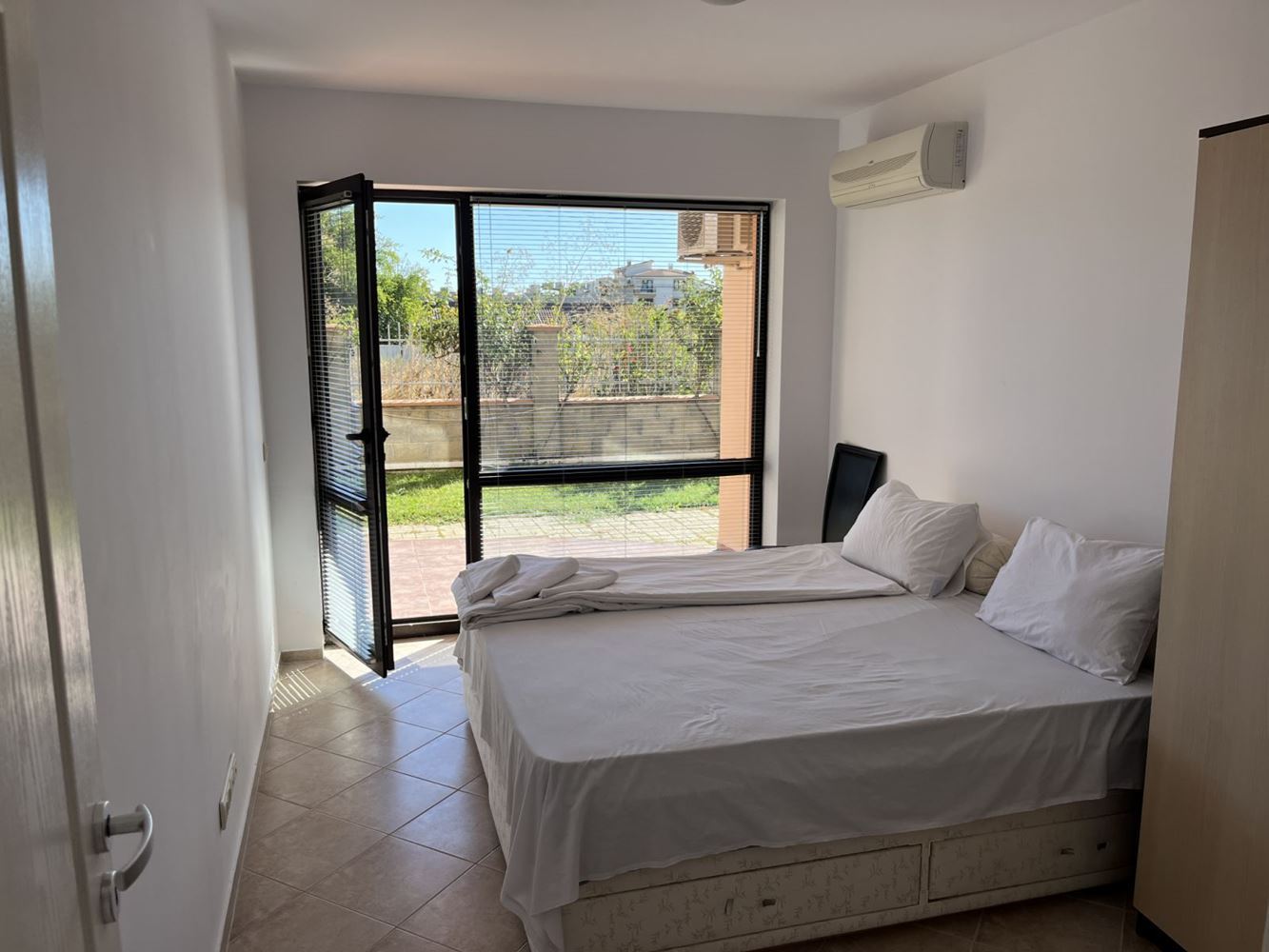 Möblierte Zwei-Schlafzimmer-Wohnung in einer Anlage in Ravda, bezugsfertig