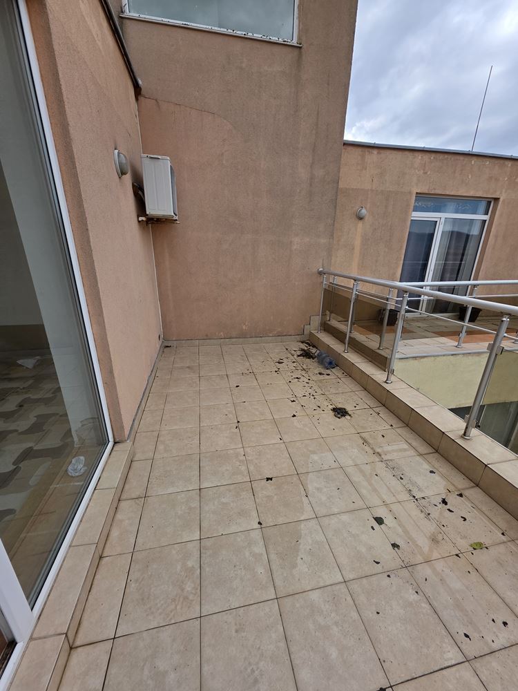 3-Zimmer-Wohnung mit riesiger Terrasse 500 m vom Strand in Sonnenstrand entfernt – 148 m² und hervorragendes Potenzial