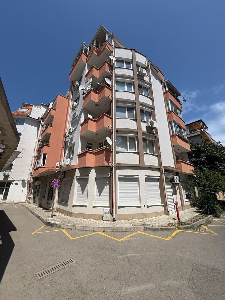 Wohnung mit einem Schlafzimmer in der Altstadt von Pomorie – vollständig möbliert, in einem Wohngebäude und bezugsfertig