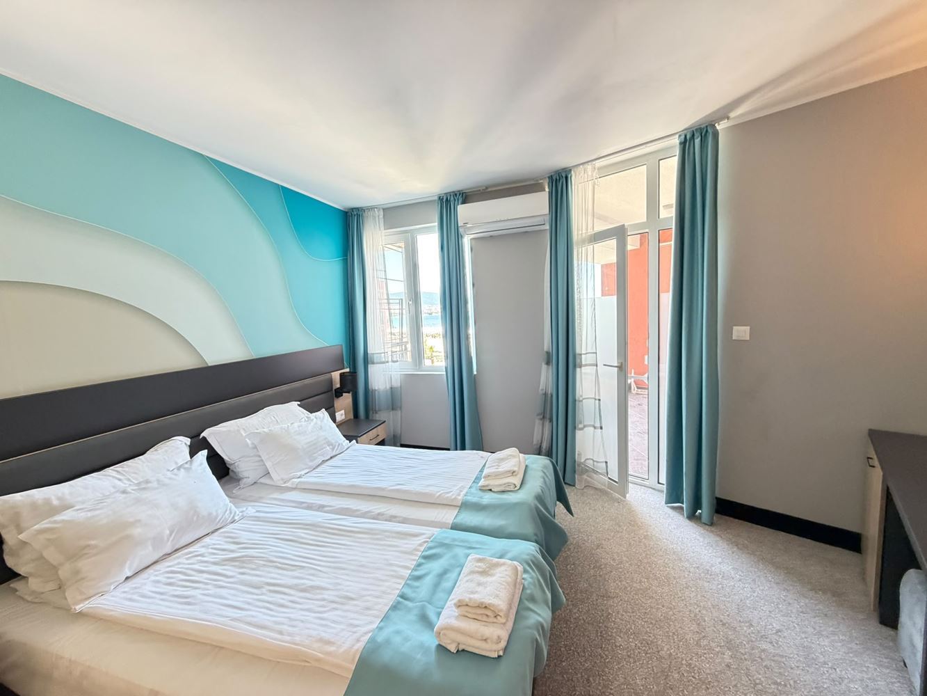 Luxuriöse Wohnung in erster Meereslinie in Sonnenstrand mit frontalem Meerblick