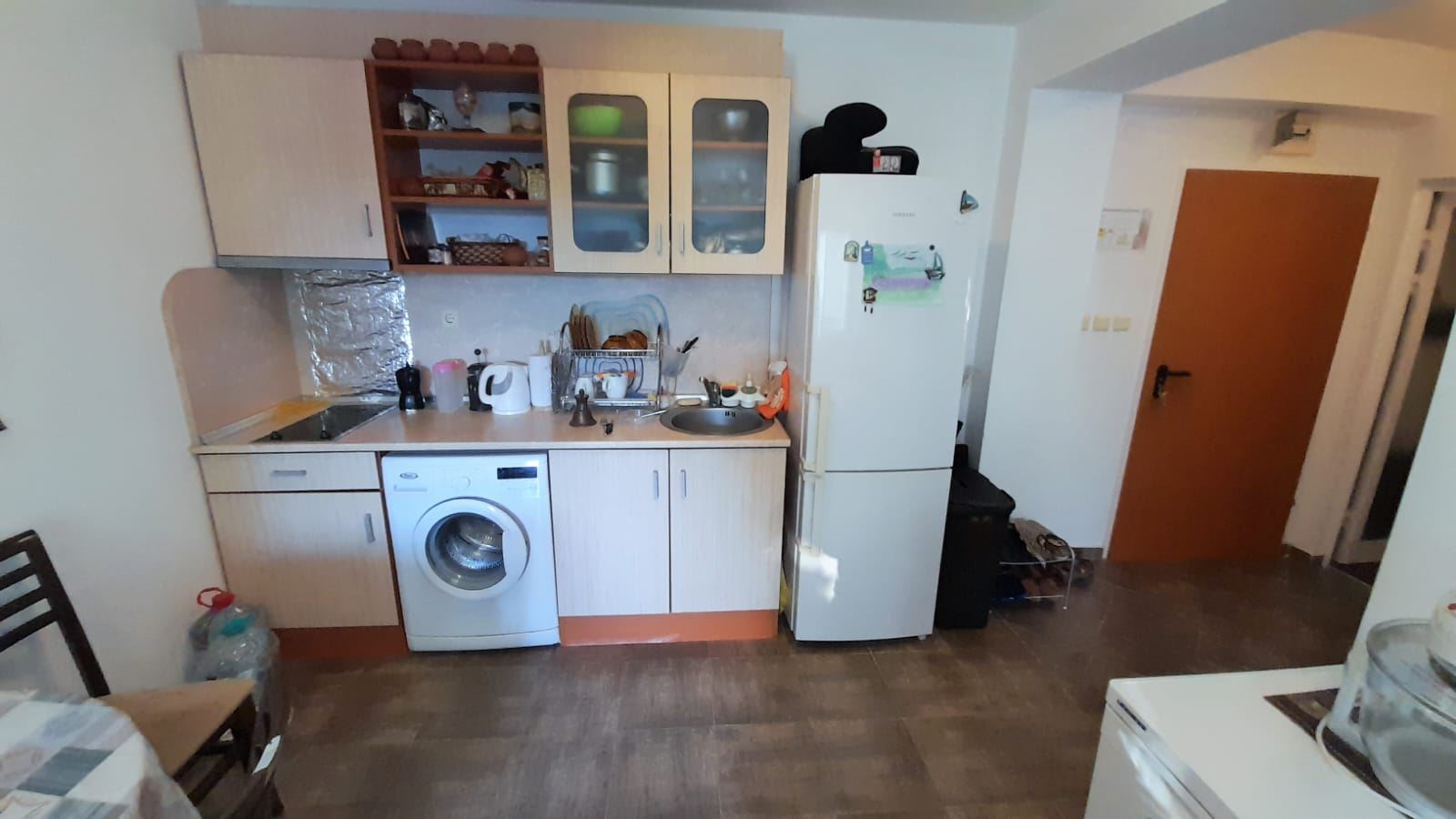 Komfortable Wohnung mit einem Schlafzimmer in einer ganzjährig geöffneten Wohnanlage mit Parkplatz im Stadtteil Sarafovo