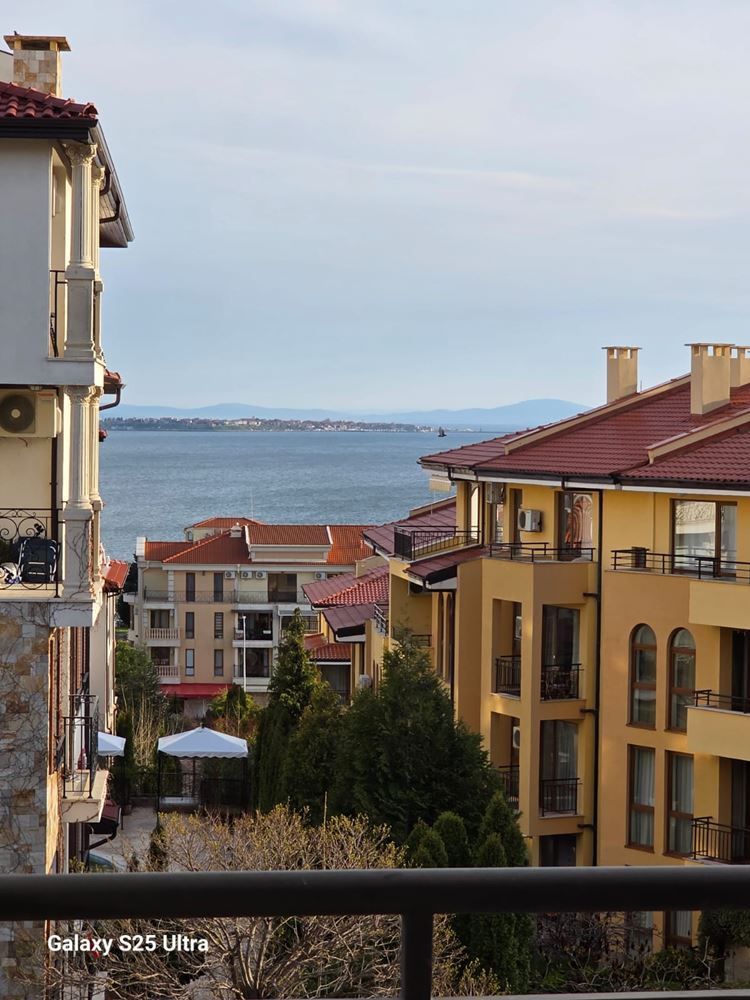 Ein-Zimmer-Wohnung mit Meerblick und Blick auf Alt-Nessebar in Sveti Vlas