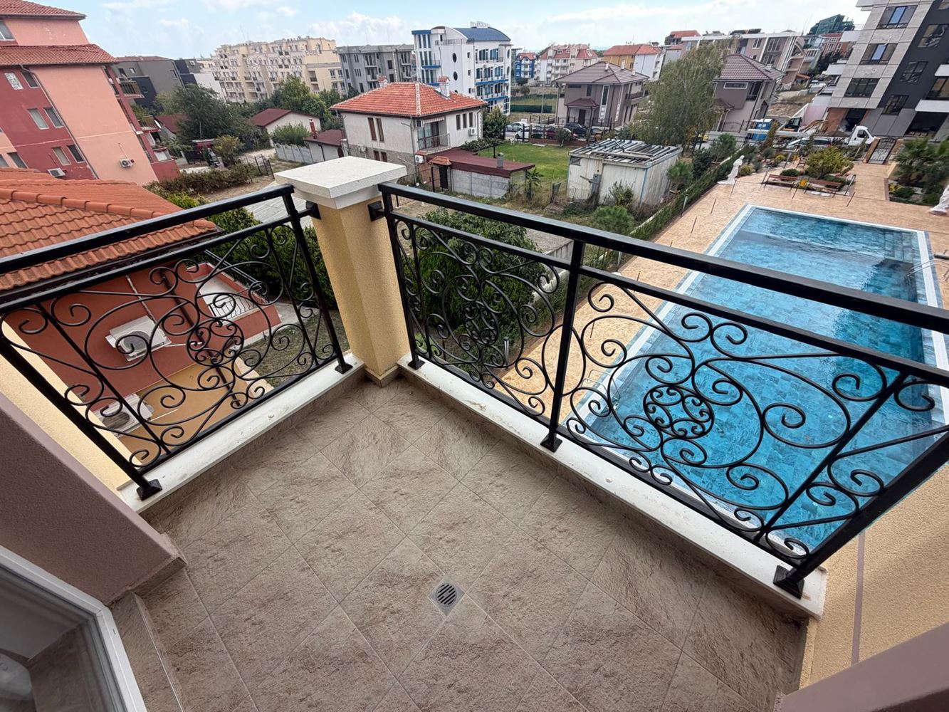 Wohnung mit zwei Schlafzimmern in einer modernen Wohnanlage mit wunderschöner grüner Umgebung in Rawda