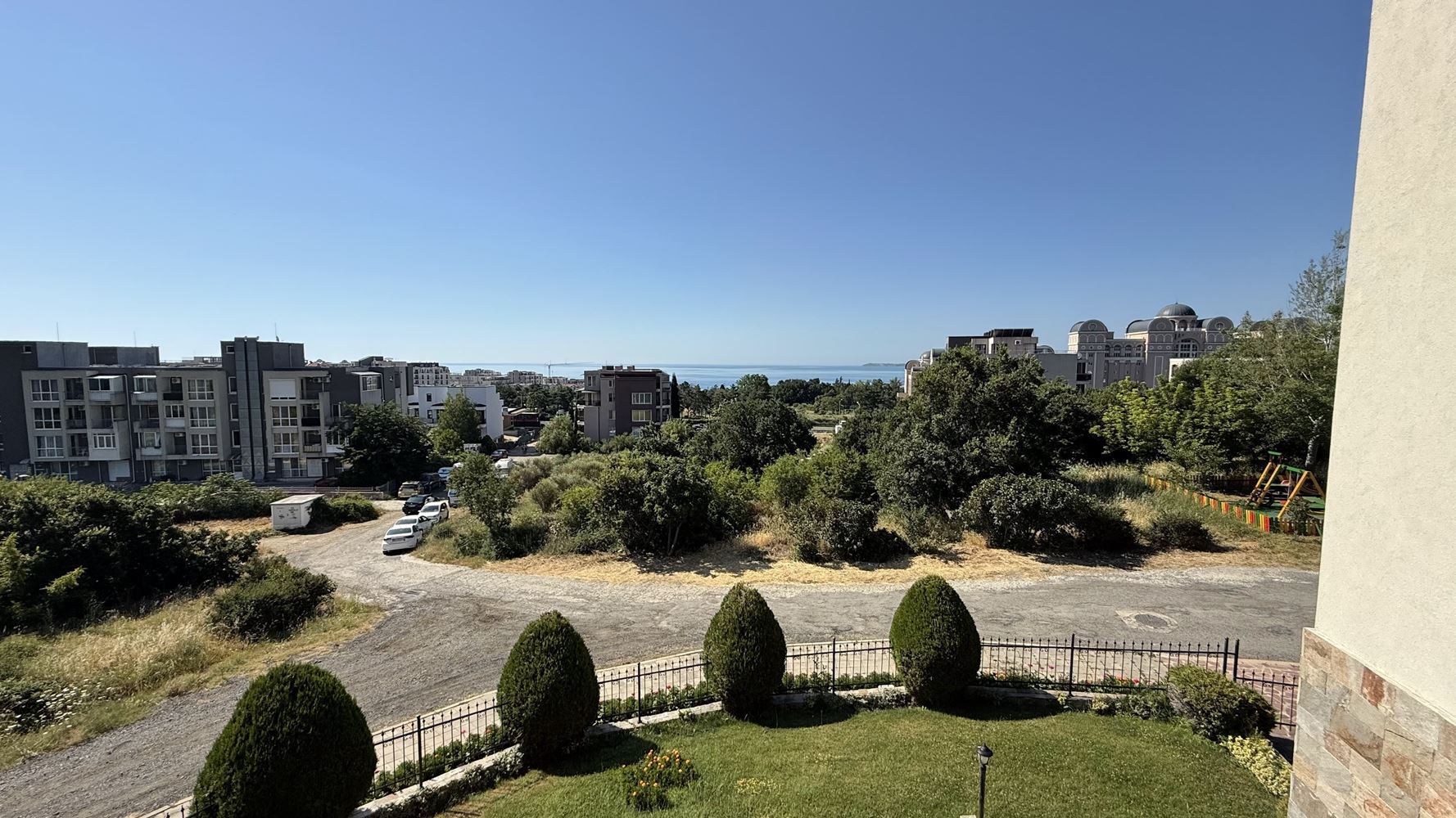 Geräumige 3-Zimmer-Wohnung mit Meerblick und niedrigen Betriebskosten in Sweti Wlas