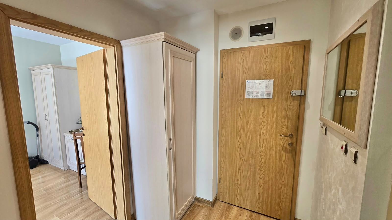 Südlich ausgerichtete 2-Zimmer-Wohnung mit Parkblick und fertigen Verkaufsunterlagen in Sonnenstrand