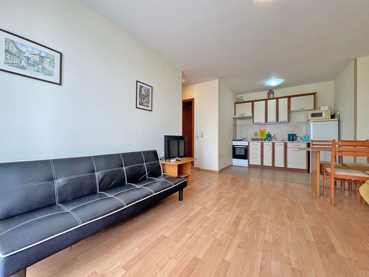 Geräumige Ein-Zimmer-Wohnung mit Poolblick in Sonnenstrand