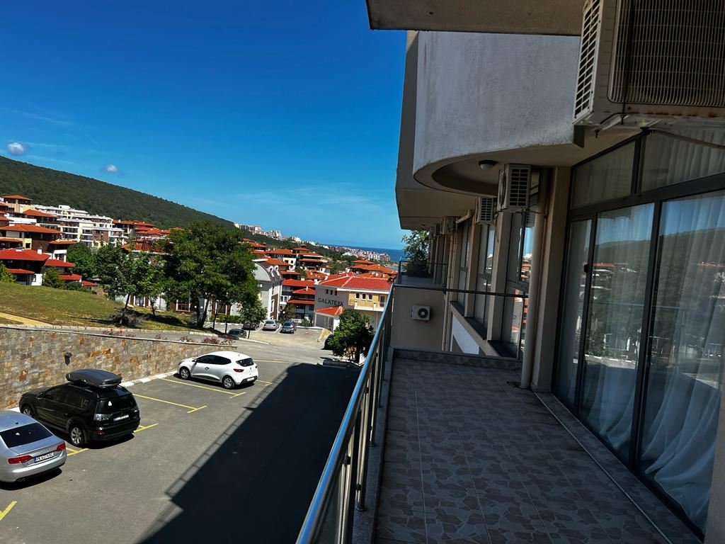 Gemütliche Zweizimmerwohnung mit Panoramablick auf das Meer und die Berge in Sveti Vlas